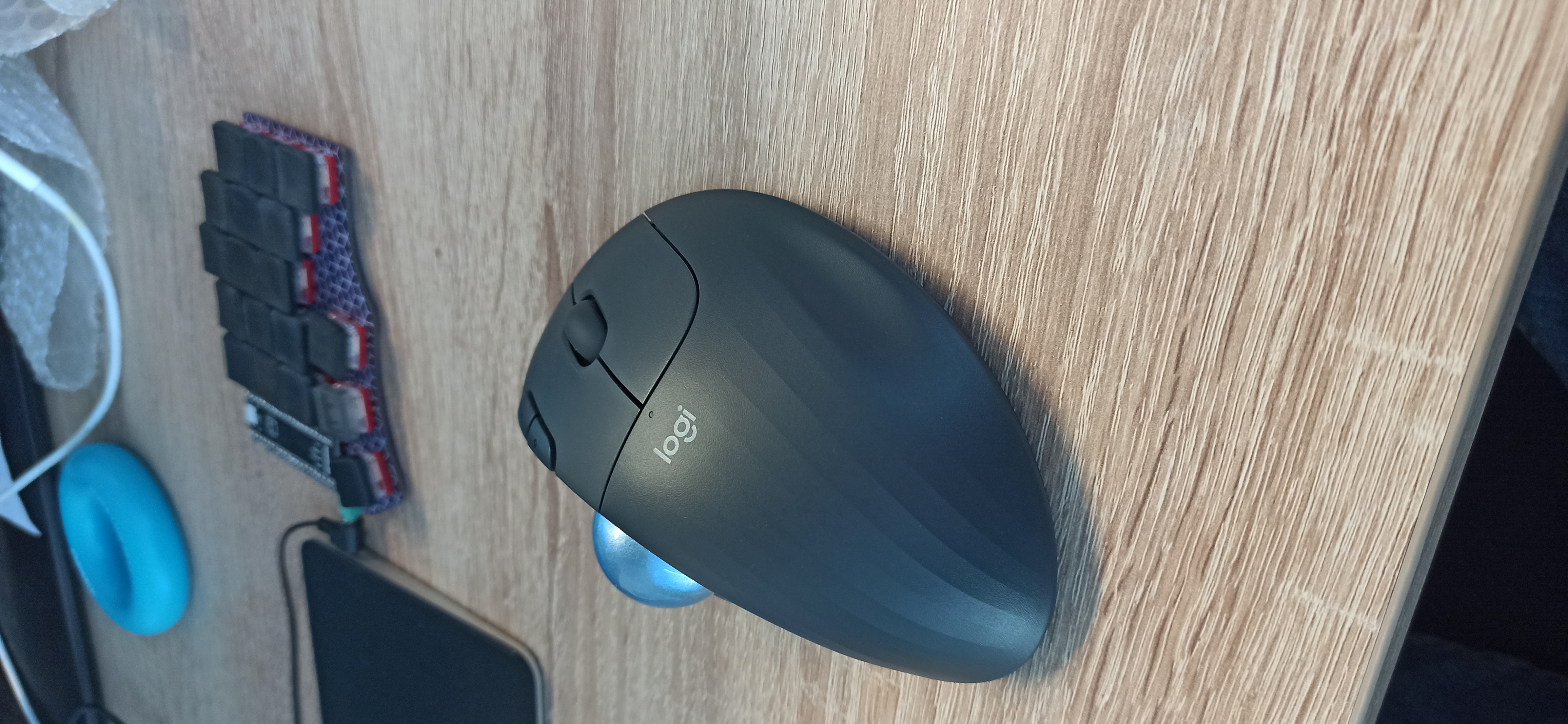 Трекбол Logitech